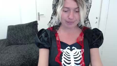 Syl  online show from 28, 10, 2025