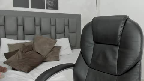 Cloe  online show from 6, 12, 2024