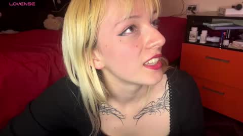  CLOE  online show from 17, 10, 2025