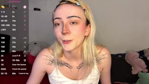  CLOE  online show from 24, 10, 2025