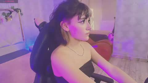 cloee_tay1 online show from 24, 7, 2026