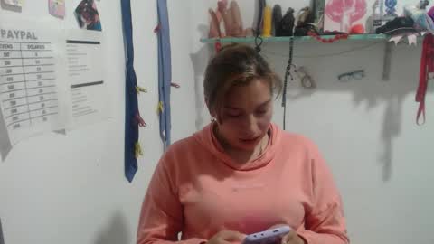 cloepussy online show from 10, 9, 2025