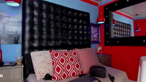 ---Cloe--- online show from 5, 11, 2025