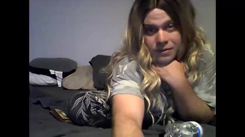 Snapshot of closetmtf chatting on 10, 11, 2025 closetmtf online show from 10, 11, 2025