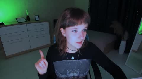  Clover  follow me  online show from 12, 12, 2024