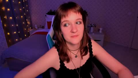  Clover  follow me  online show from 22, 12, 2024