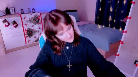  Clover  follow me  online show from 19, 1, 2025