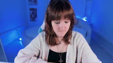  Clover  follow me  online show from 30, 1, 2025