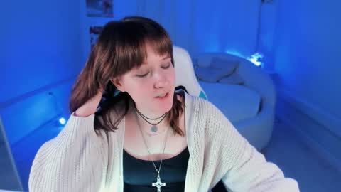  Clover  follow me  online show from 30, 1, 2025