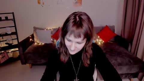  Clover  follow me  online show from 8, 3, 2025