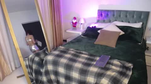 emely dolce online show from 7, 12, 2024