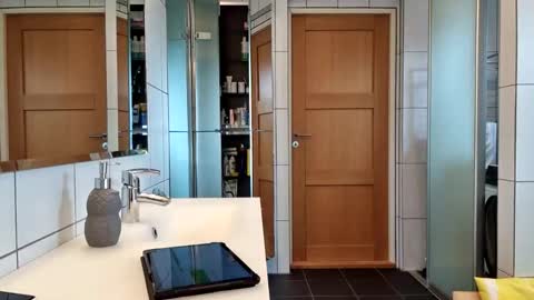 Cockvantage online show from 19, 9, 2025