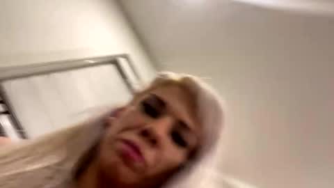 Ayla Astra online show from 6, 1, 2025