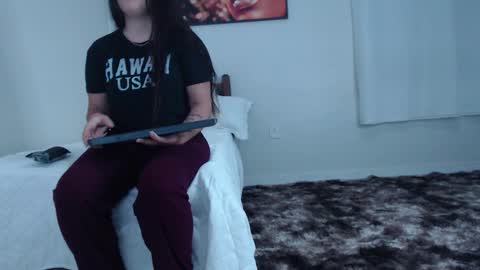 Snapshot of coconutt_oil chatting on 2, 2, 2026 coconutt_oil online show from 2, 2, 2026