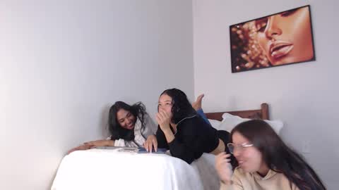 Snapshot of coconutt_oil chatting on 25, 2, 2026 coconutt_oil online show from 25, 2, 2026