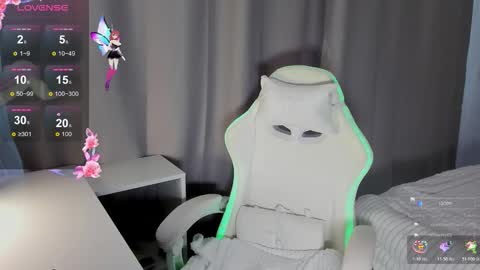 Snapshot of coldcherryeclipse chatting on 5, 11, 2025 coldcherryeclipse online show from 5, 11, 2025