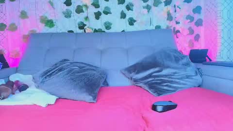 colett online show from 6, 10, 2025