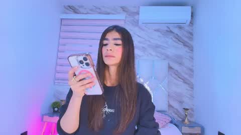Snapshot of colett_hall chatting on 13, 5, 2026 colett online show from 13, 5, 2026