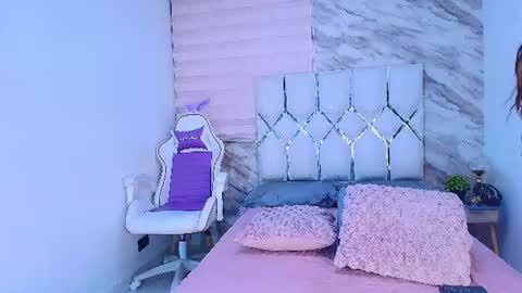 Snapshot of colett_hall chatting on 2, 7, 2026 colett online show from 2, 7, 2026
