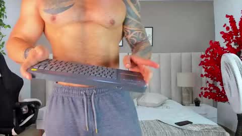 college_muscle_ass online show from 22, 9, 2025