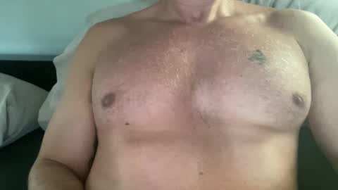 Snapshot of comfides1 chatting on 5, 1, 2025 comfides1 online show from 5, 1, 2025