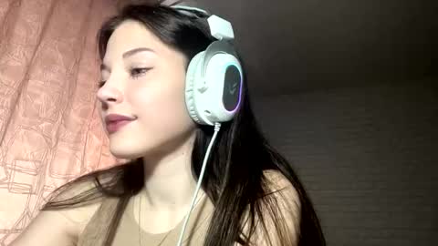 Bella  online show from 26, 9, 2025