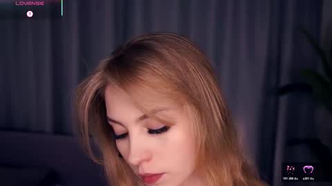 Hello im Sofia Welcme to my room .More hugs and kiss for you online show from 18, 10, 2025