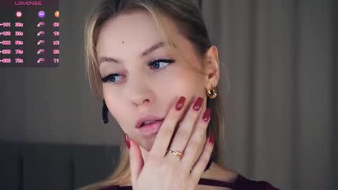 Hello im Sofia Welcme to my room .More hugs and kiss for you online show from 3, 12, 2025