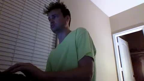 cooldude122222 online show from 9, 1, 2025