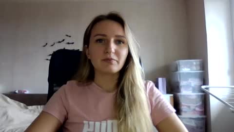 Snapshot of cora_fora chatting on 3, 11, 2025 cora_fora online show from 3, 11, 2025