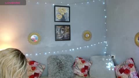 CORINNDUPONT online show from 19, 1, 2026