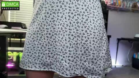 Snapshot of cosmicdreamz chatting on 4, 3, 2026 BrittanyRose online show from 4, 3, 2026