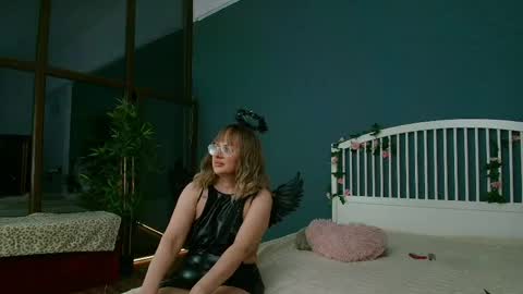 cougarmilf_ online show from 31, 5, 2026