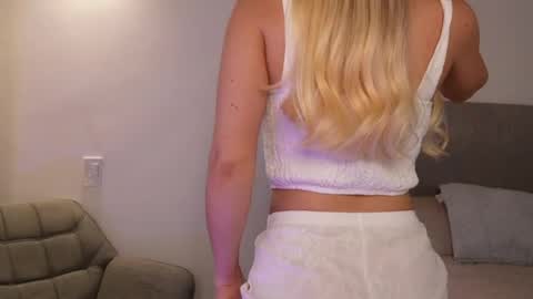Snapshot of couple_of_your_dreams_ chatting on 4, 6, 2026 Kay online show from 4, 6, 2026