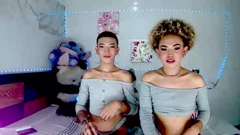 Snapshot of couple_sweet1016 chatting on 7, 10, 2025 ALEXA KIM online show from 7, 10, 2025