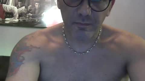 Snapshot of couplehootxxx chatting on 17, 1, 2025 julia and don online show from 17, 1, 2025