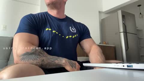 couplemuscle40 online show from 30, 9, 2025