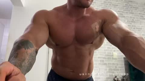 couplemuscle40 online show from 8, 5, 2026