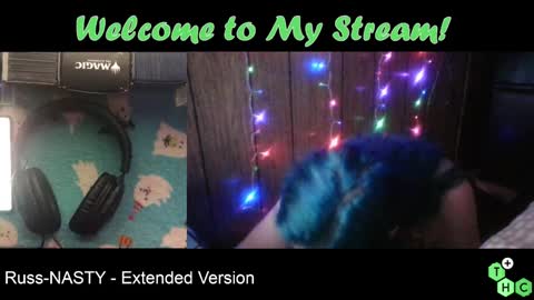 Snapshot of coupleofsinnerz chatting on 8, 10, 2025 coupleofsinnerz online show from 8, 10, 2025