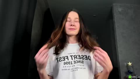 Im Courtney Nice to meet youFollow meInstagram courtneyluv778 online show from 6, 1, 2026