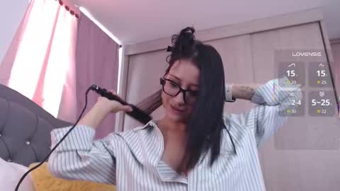 Snapshot of cowgirl_isa chatting on 25, 9, 2025 cowgirl_isa online show from 25, 9, 2025