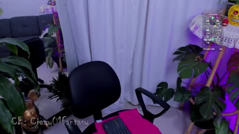 Laura  online show from 5, 12, 2024