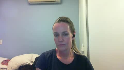 Anny online show from 6, 10, 2025