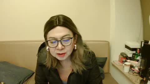 Kelly   online show from 5, 3, 2025