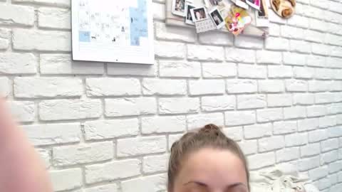 Crazyy Girl  online show from 1, 2, 2026