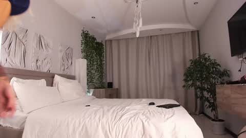 ALEXA AND WALLY online show from 16, 12, 2025