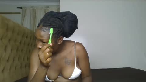 creamy_pie1 online show from 12, 2, 2026