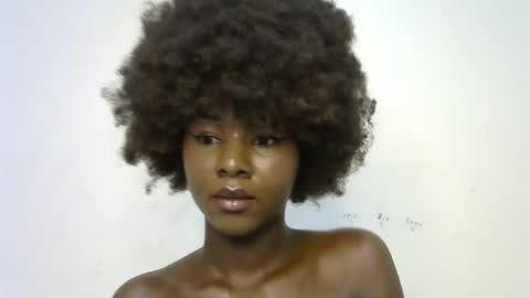 Snapshot of creamybabee chatting on 12, 1, 2025 queen online show from 12, 1, 2025