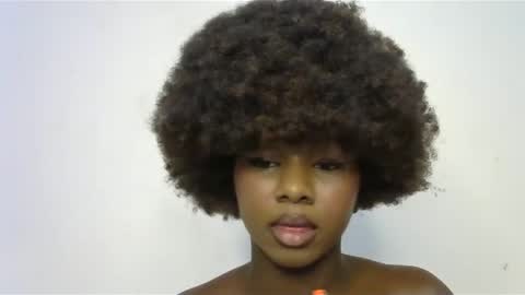 Snapshot of creamybabee chatting on 22, 1, 2025 queen online show from 22, 1, 2025