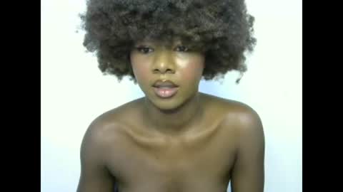 Snapshot of creamybabee chatting on 25, 1, 2025 queen online show from 25, 1, 2025